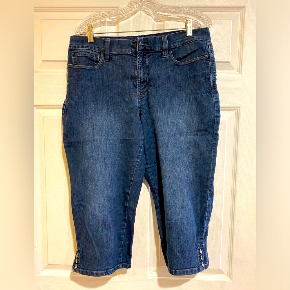 NYDJ brand capris. Size 12. Ariel crop.